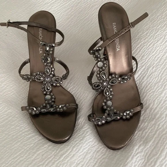 Ramon Tenza Fancy Evening Sandal Size 11.  Smoky gemstones.  One heel has scuff. - Picture 3 of 6